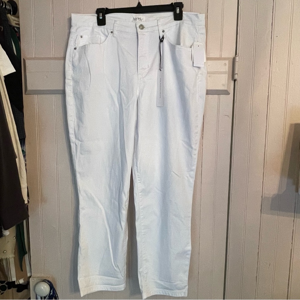 11. Nicole Miller Classic White Jeans